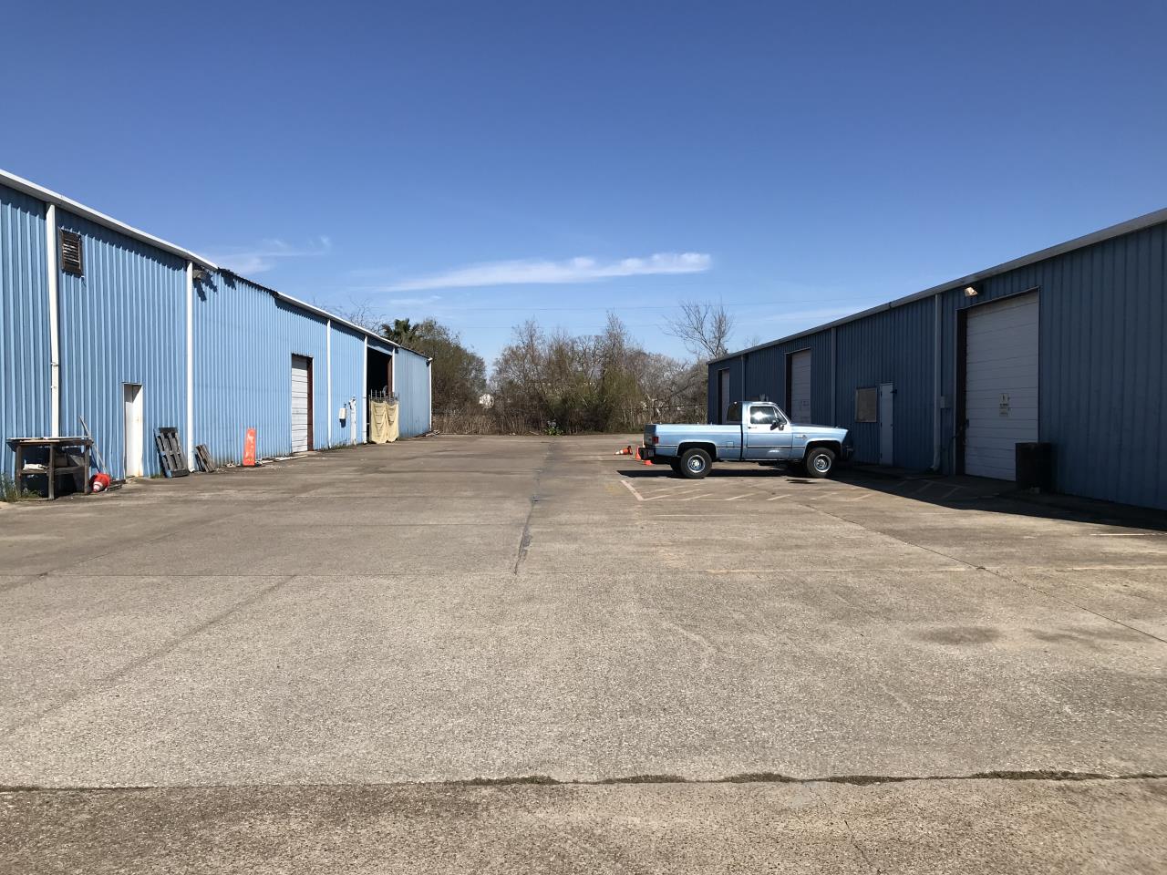 Absolute Online Auction 35,020+/ SF Commercial Warehouse Locate