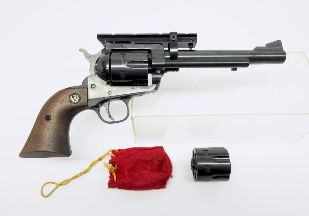 Unopened Vintage Single Shot Cap Pistol Toy With Keychain #887 Police Pistol 